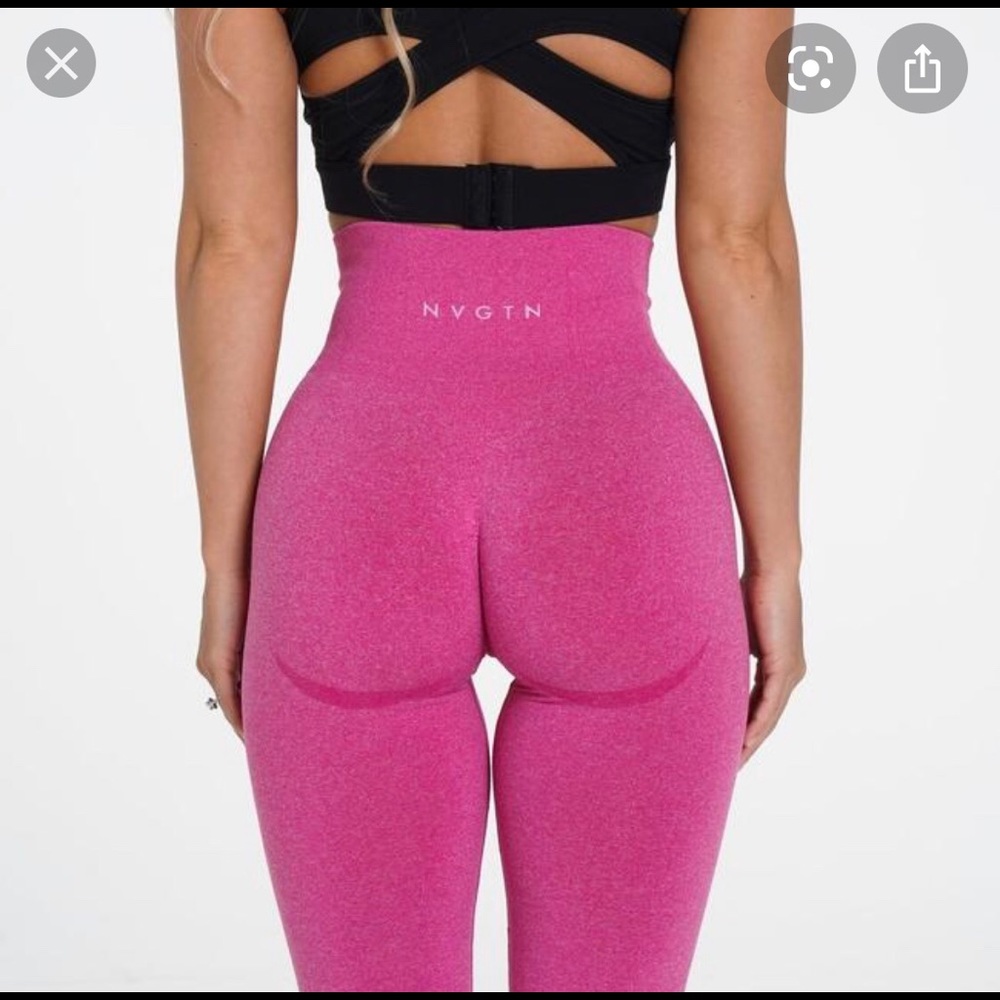 This is a Fuchsia seamless leggings